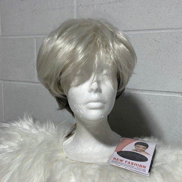 NWT 10” white silver platinum wavy short ombré white dimension men or unisex wig - Picture 12 of 15